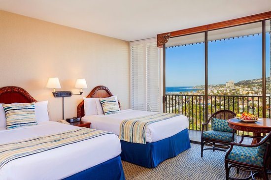 Catamaran Resort Hotel and Spa — Guest room