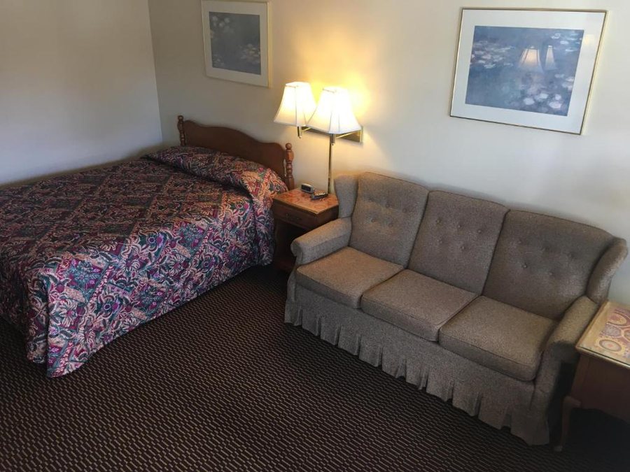 Catamount Motel — Guest room