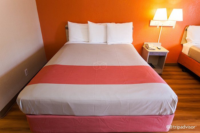 Cathedral Hill Hotel — Guest room