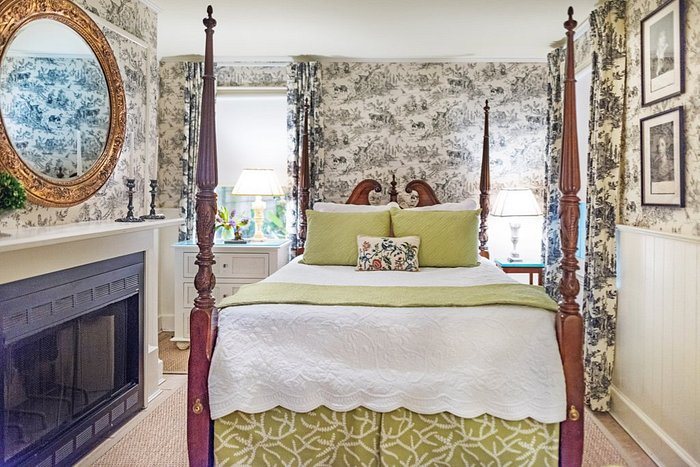 Catherine Ward House Inn — Guest room