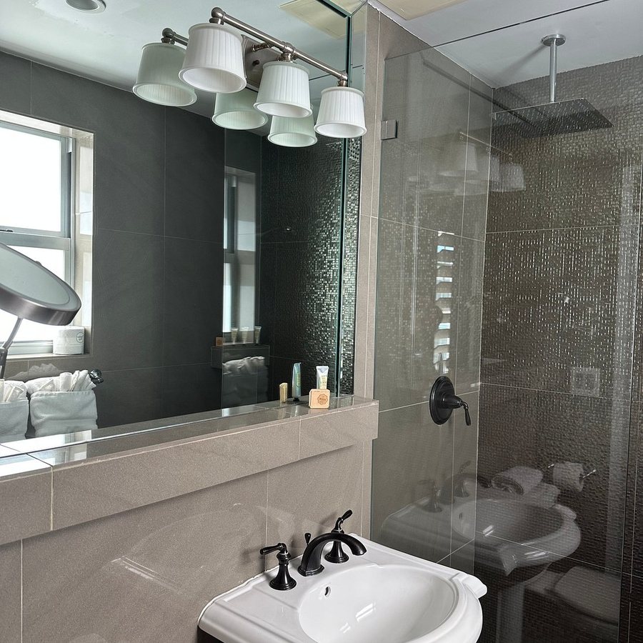 Cavalier Hotel South Beach Miami Beach Florida — Bathroom