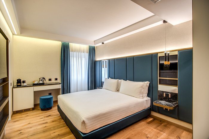 CC Palace Hotel — Guest room