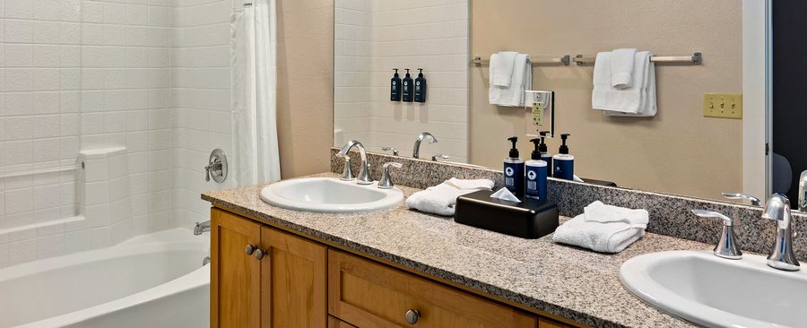 CCBC Resort Hotel — Bathroom
