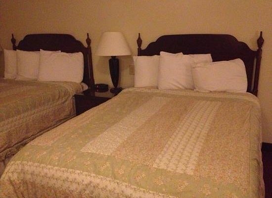 Cedar Glade Resort — Guest room