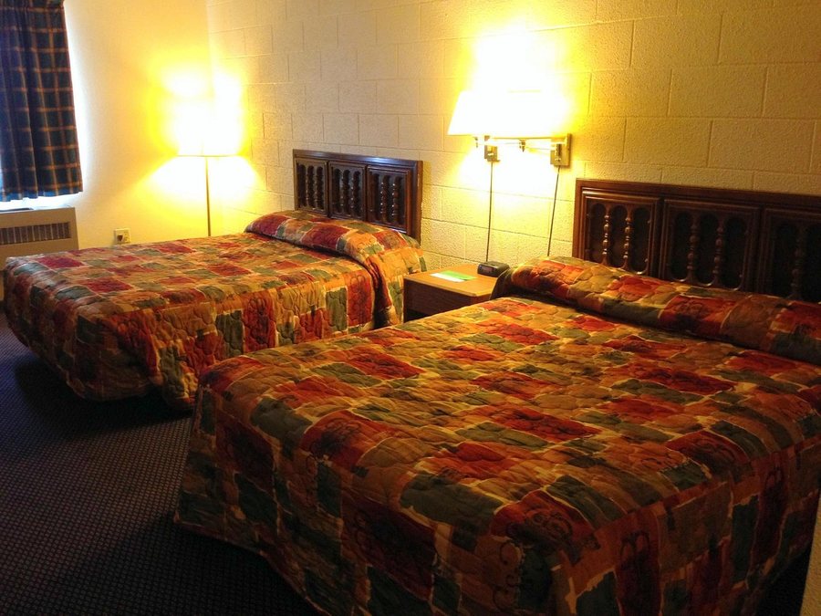 Cedar Inn Motel Cavalier North Dakota — Guest room