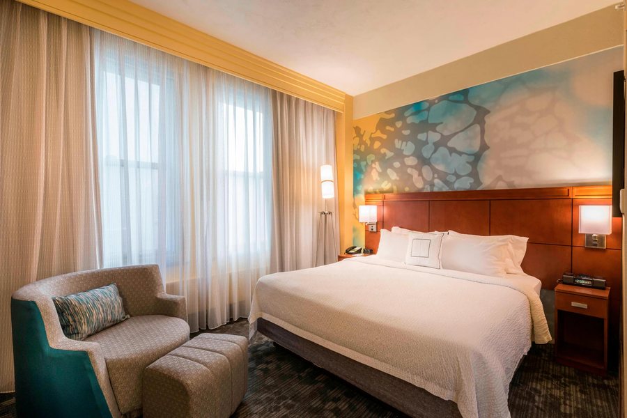 Cedar Rock Inn — Guest room