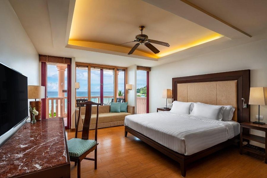 Centara Grand Beach Resort Phuket — Guest room