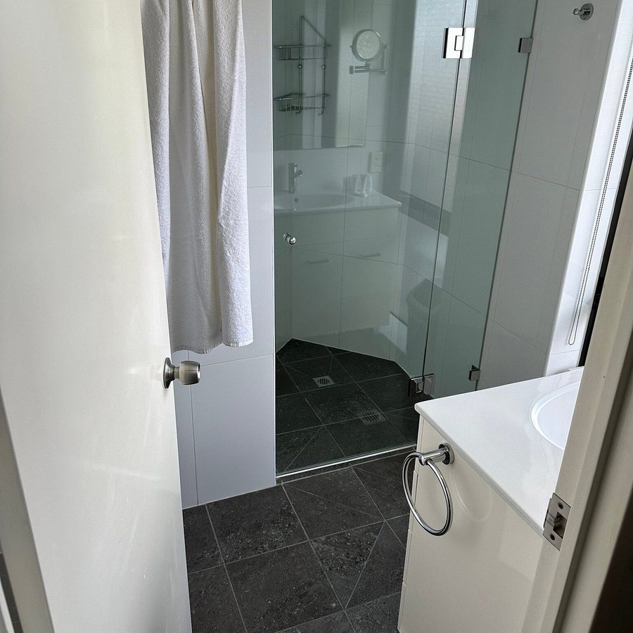 Central Hillcrest Apartments — Bathroom