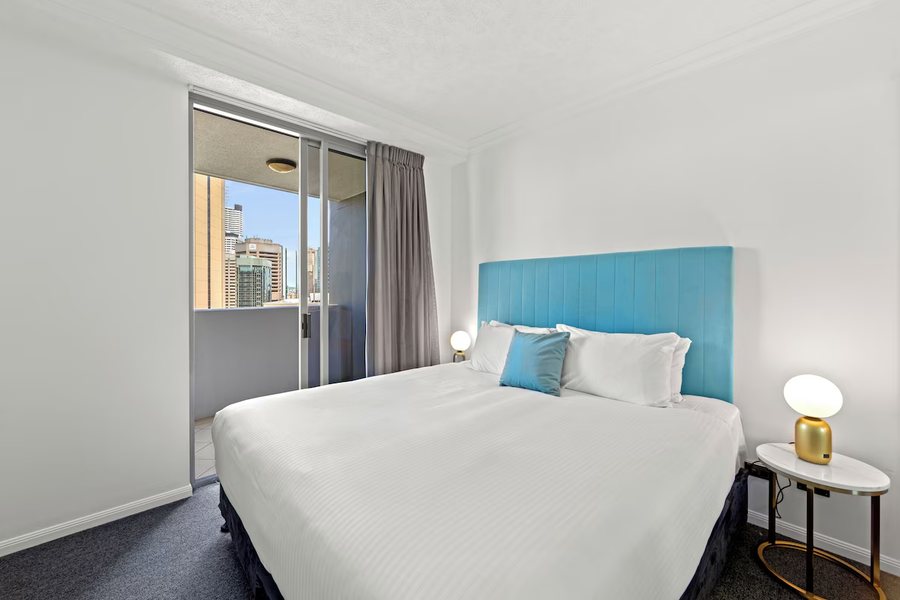 Central Hillcrest Apartments — Guest room