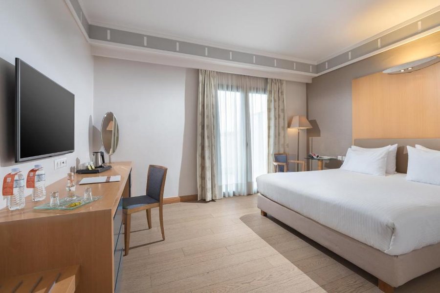 Central Hotel — Guest room