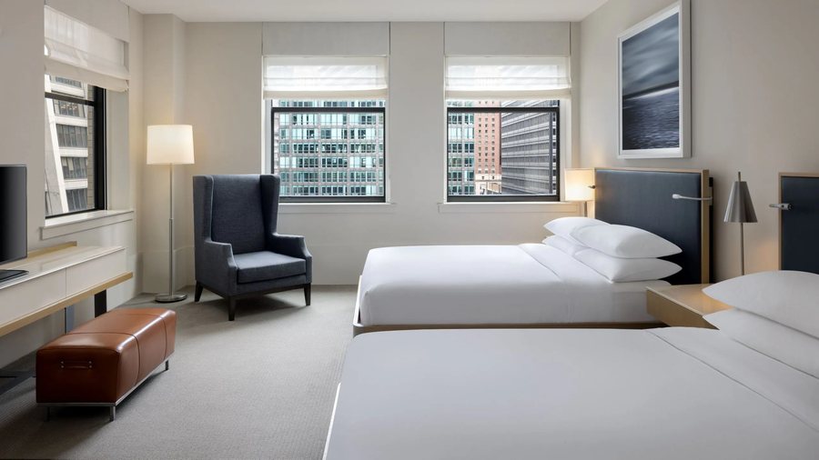 Central Loop Hotel — Guest room