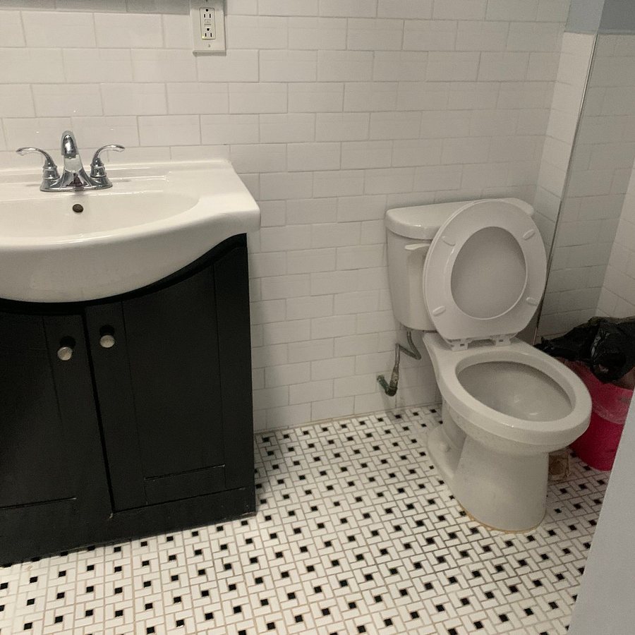 Central Park Apartments New York City New York — Bathroom