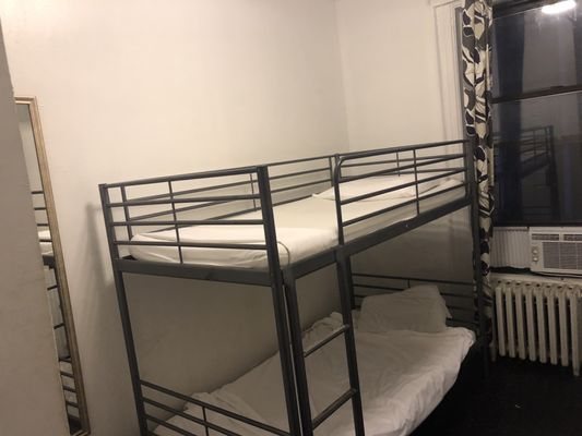 Central Park West Hostel — Guest room