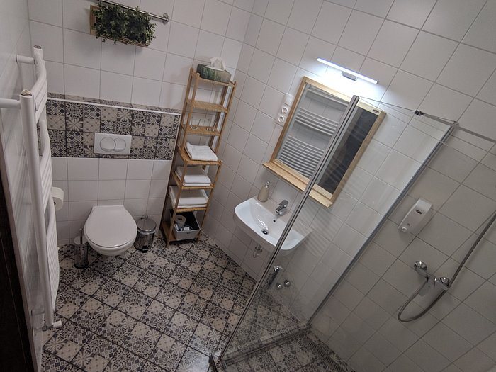 Central Passage Budapest Apartments — Bathroom