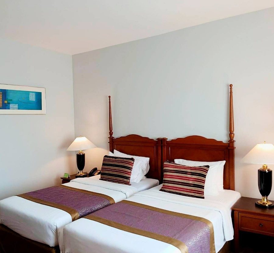 Century Park Hotel — Guest room