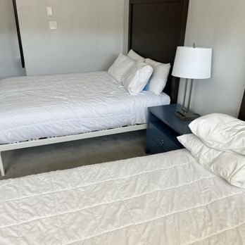 Cerulean Hotel — Guest room