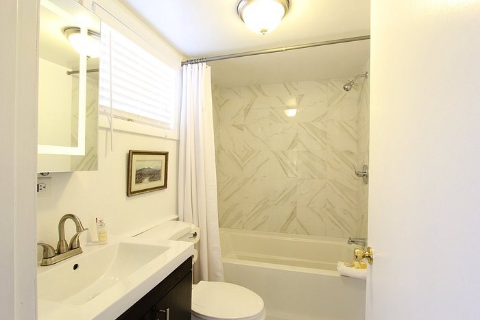 Charles Charles — Bathroom