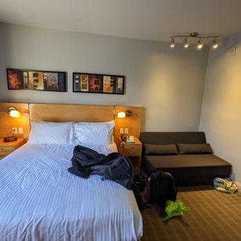 Charlesmark Hotel — Guest room