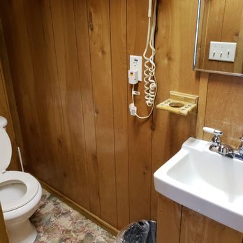 Charlotte Fort Mill KOA — Bathroom