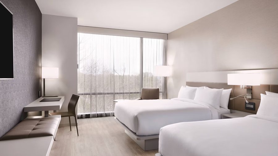 Charlotte Marriott SouthPark — Guest room