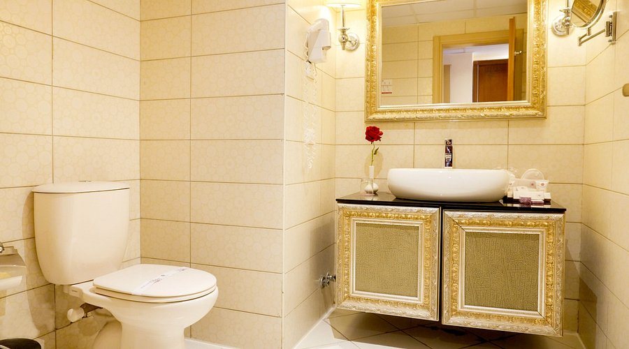 Charmillion Club Resort — Bathroom