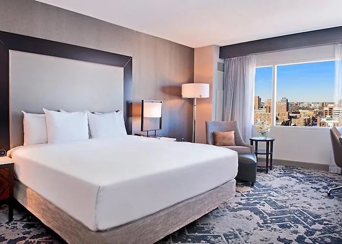 Chase Apartments at Light Street Baltimore Inner Harbor Convention Center — Guest room