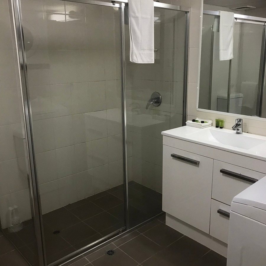 Chasely Apartments Brisbane — Bathroom
