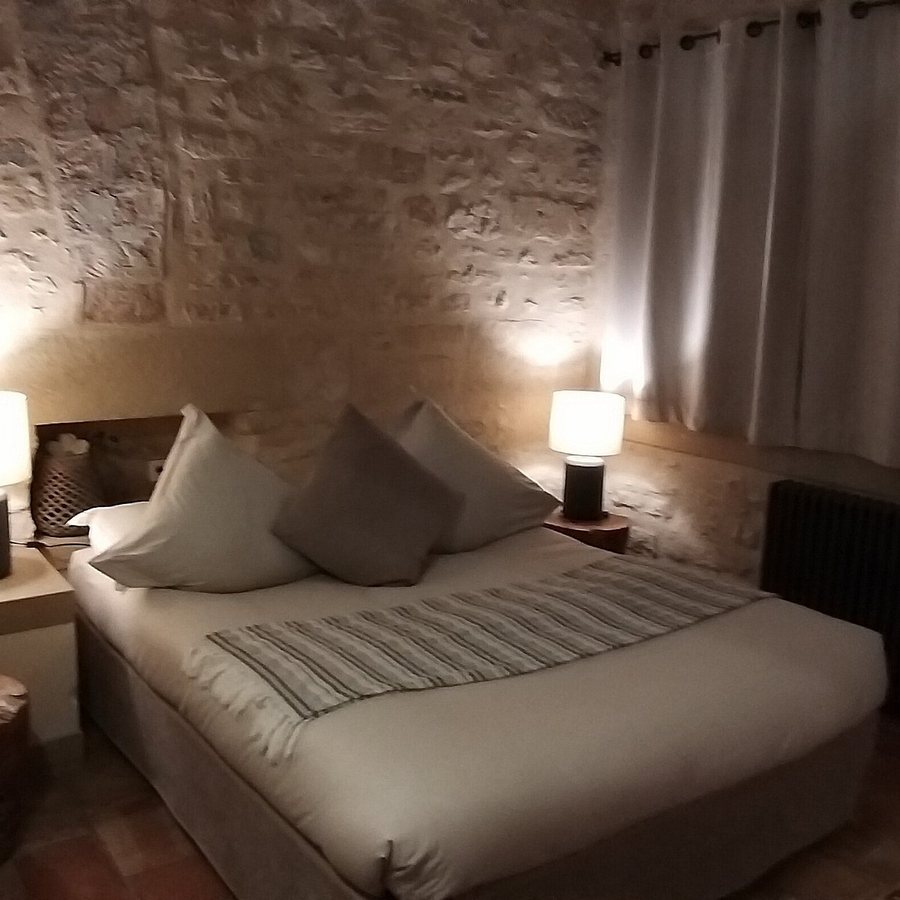 Chateau de Pondres — Guest room