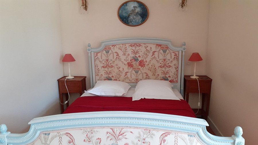 Chateau de Sarceaux — Guest room