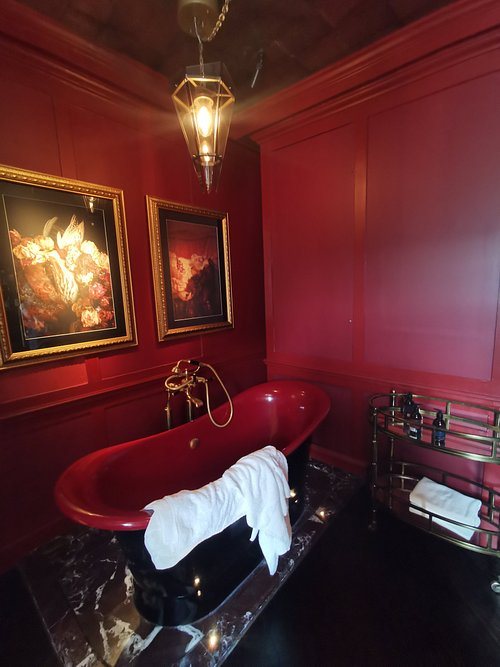 Chateau Denmark — Bathroom
