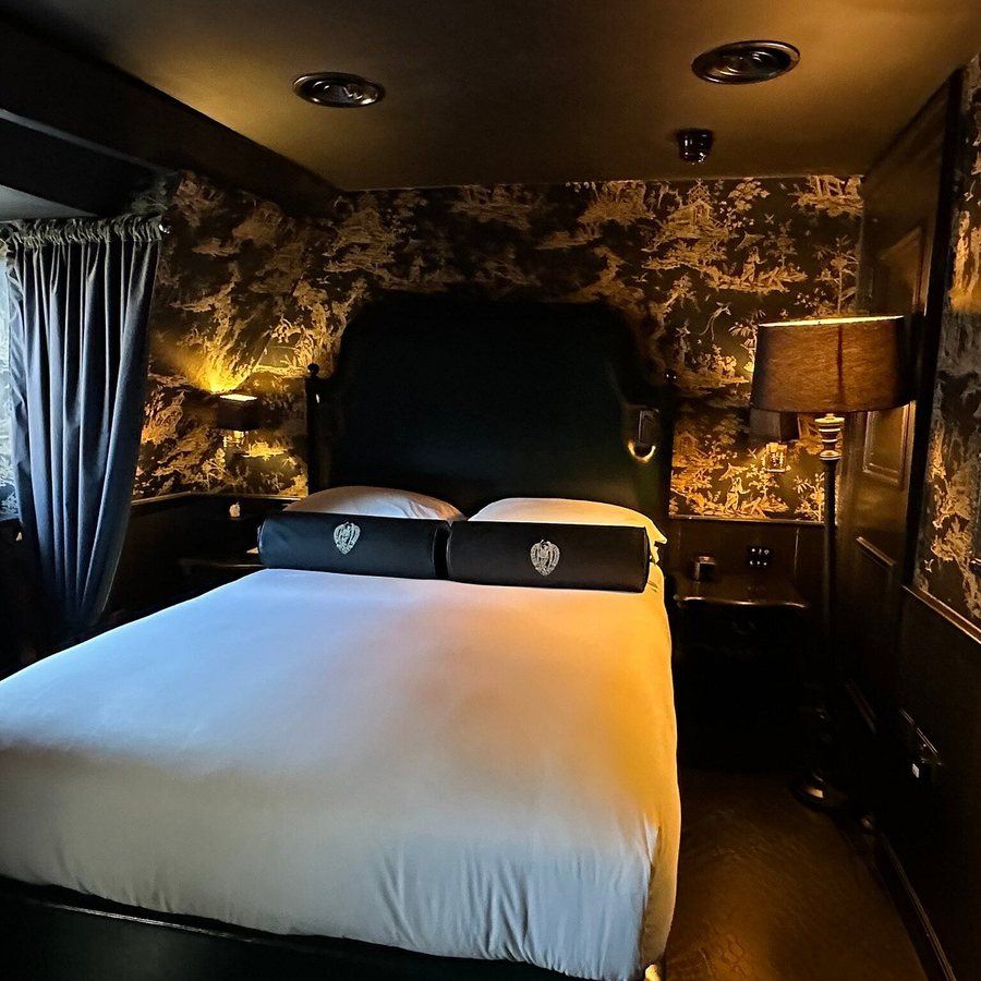 Chateau Denmark — Guest room