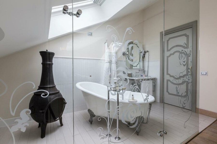 Chateau Monfort — Bathroom