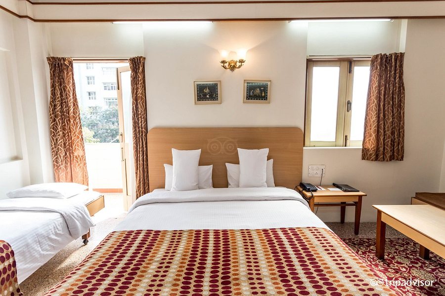Chateau Windsor Hotel — Guest room
