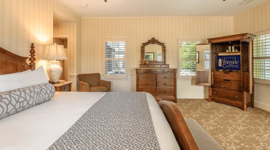 Chatham Wayside Inn — Guest room