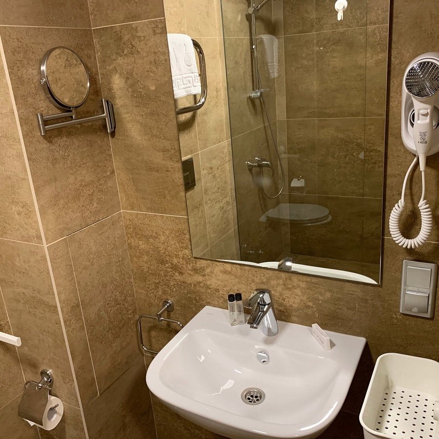 Chayka Resort Hotel — Bathroom
