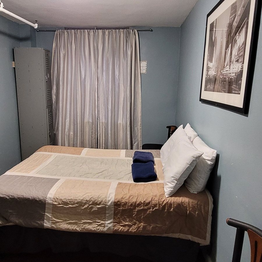 Chelsea International Hostel New York City New York — Guest room