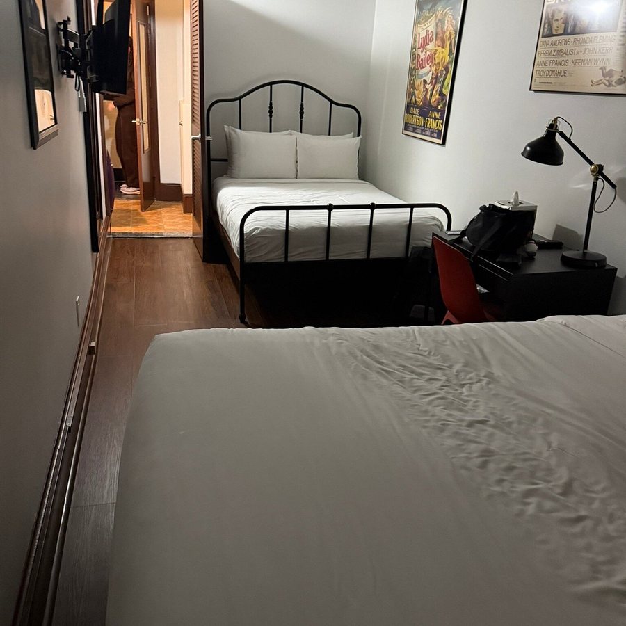 Chelsea Pines Inn New York City New York — Guest room