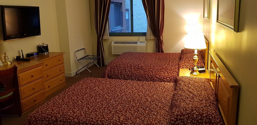 Chelsea Savoy Hotel — Guest room