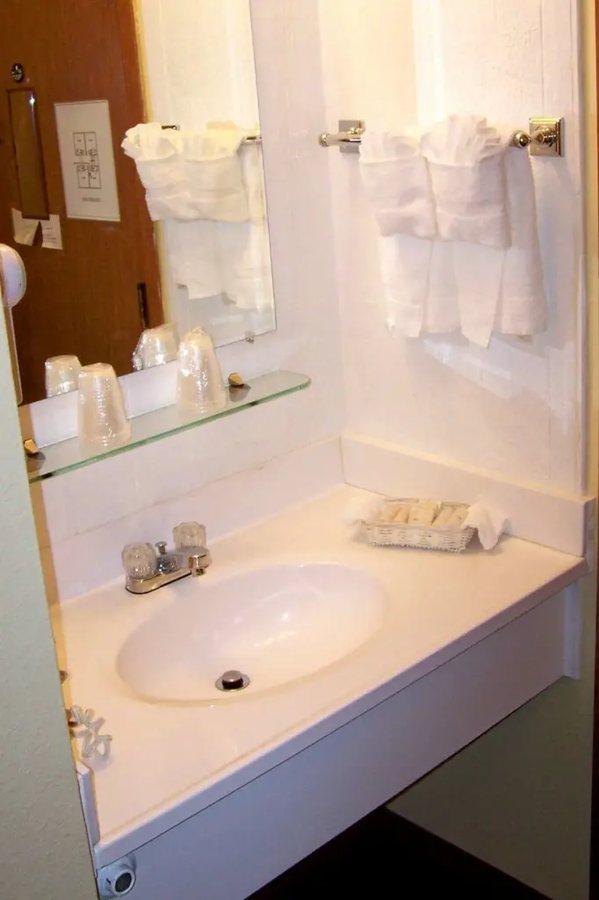 Chena Hot Springs Resort — Bathroom