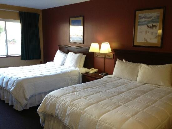 Cherokee Grand Hotel — Guest room