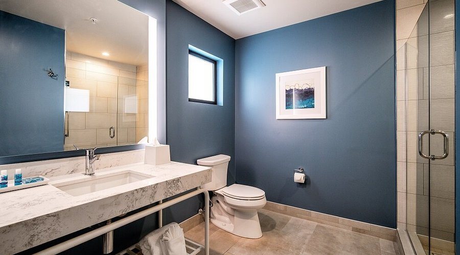 Chesapeake Beach Resort — Bathroom
