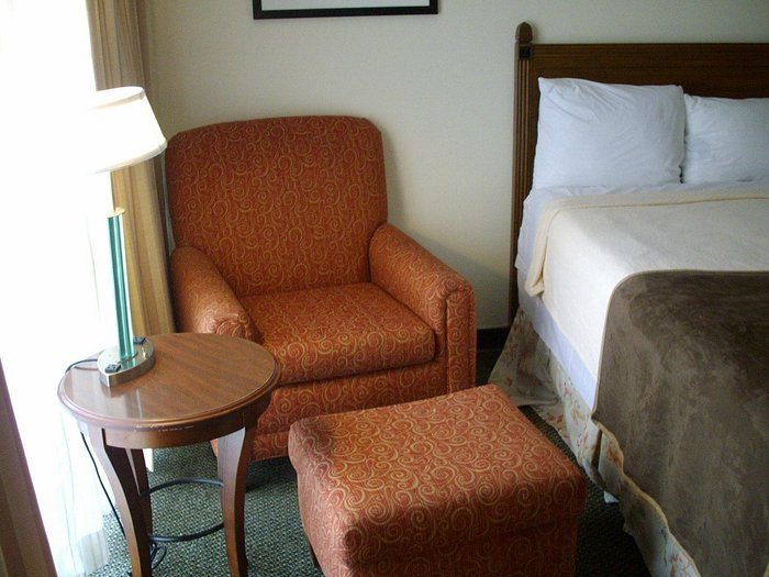 Cheshire Motor Inn — Guest room