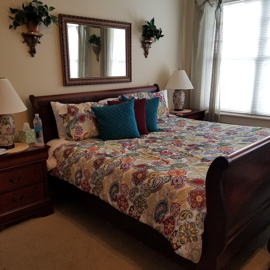 Chez Lyndon Manor — Guest room