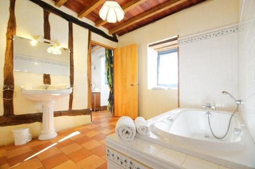 Chez Nadine — Bathroom