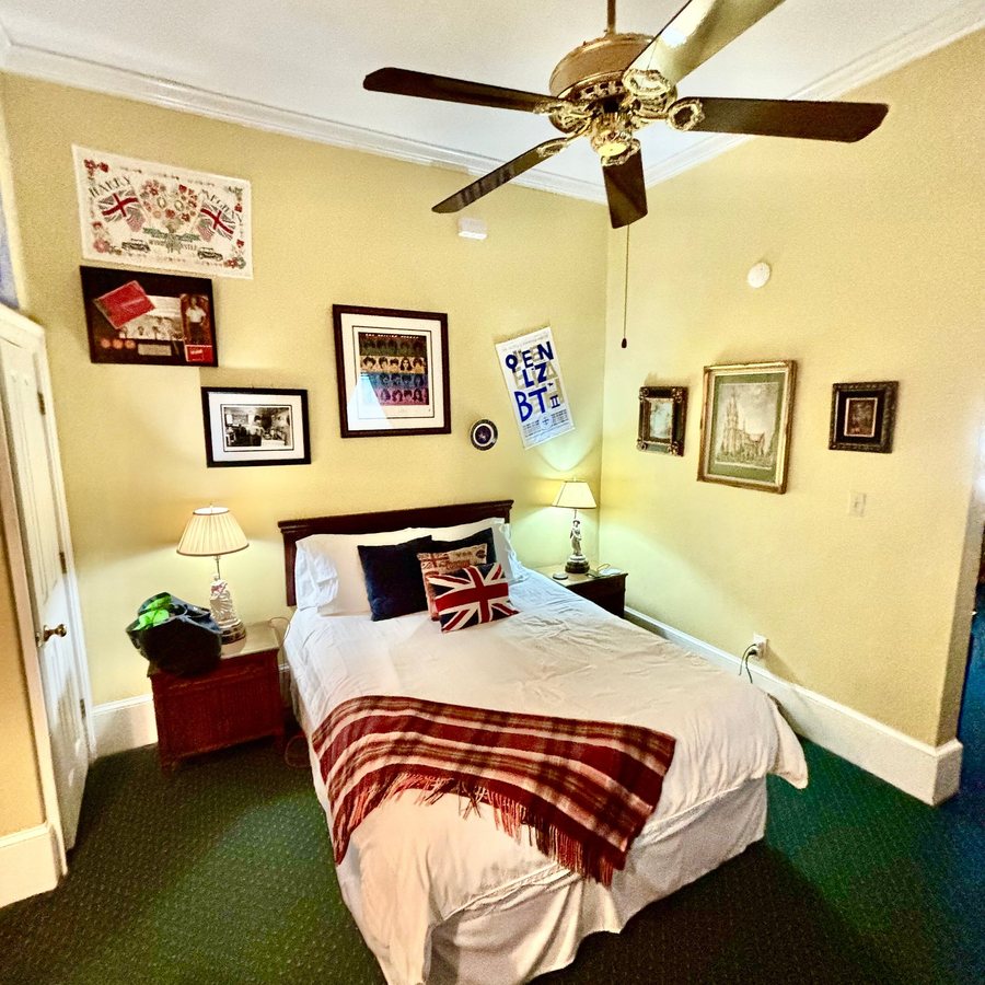 Chez Palmiers Bed and Breakfast — Guest room