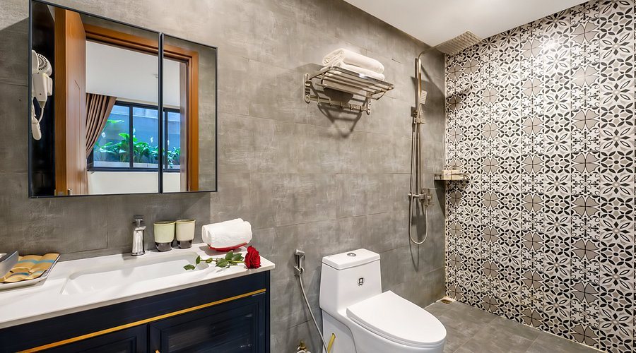Chi Thanh Villa — Bathroom