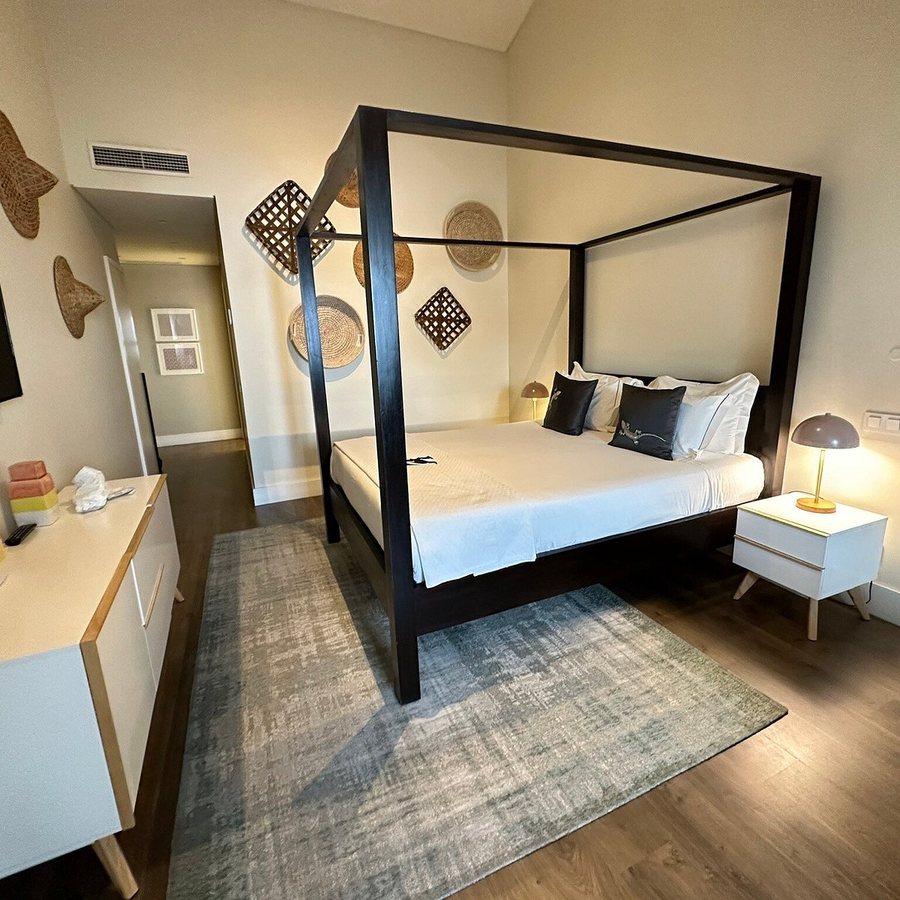 Chiado Mercy Best — Guest room