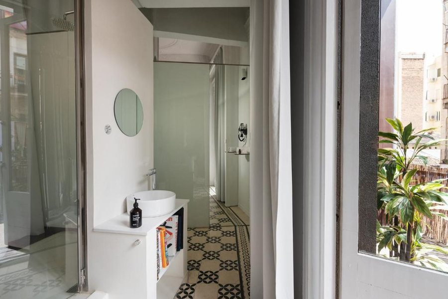 Chic basic Born Boutique Hotel Barcelona Catalonia — Bathroom