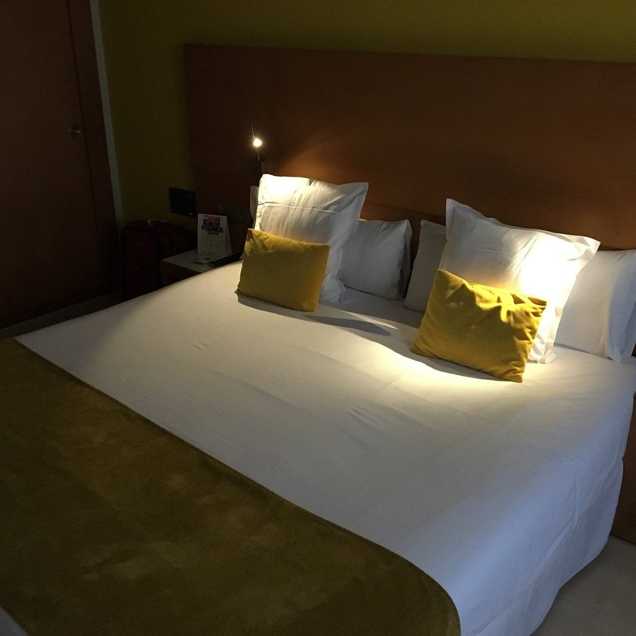 Chic basic Reding Barcelona Catalonia — Guest room
