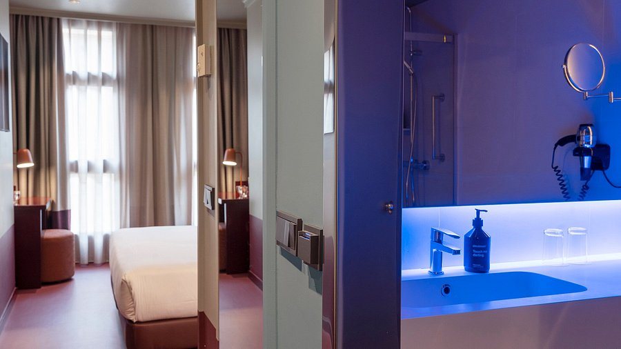 Chic basic Tallers Barcelona Catalonia — Bathroom